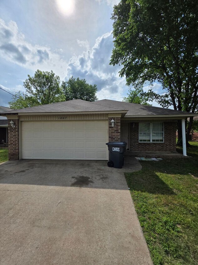 Foto principal - 1007 N Parker Rd