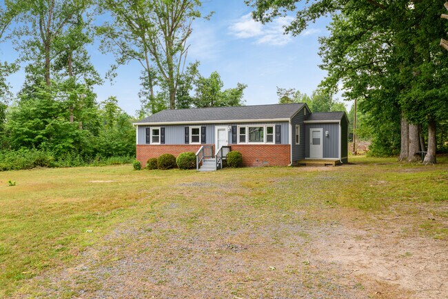 Building Photo - 17153 Pryor Ln