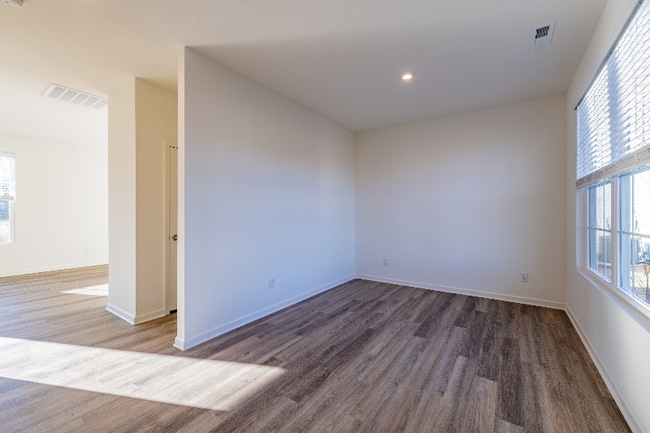 Building Photo - 55 Fern Ridge Dr