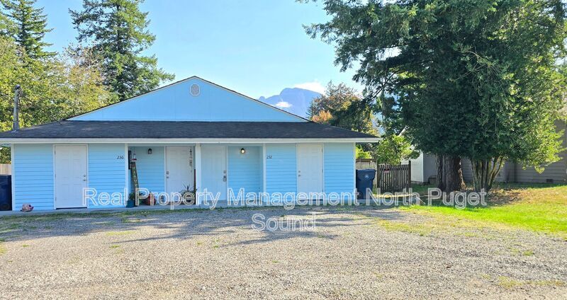 Primary Photo - 232 7th St