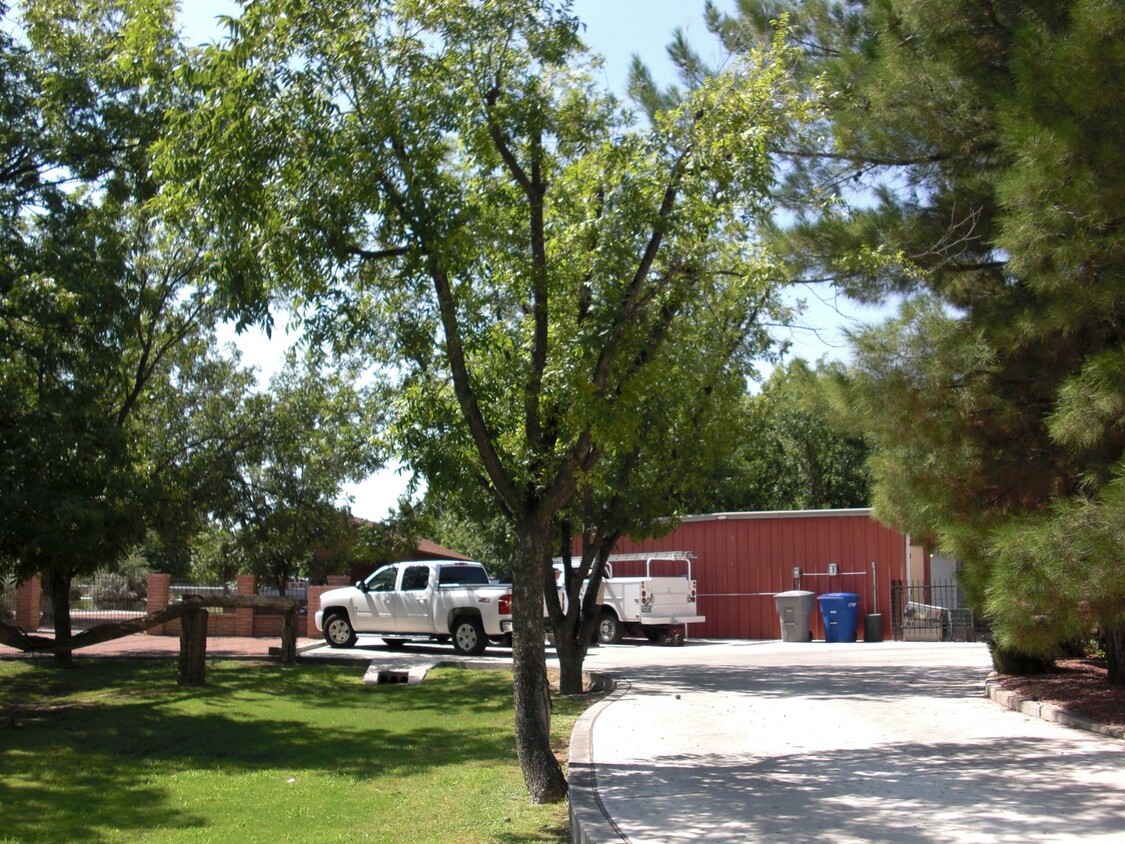 Primary Photo - 1066 Villa Linda Way