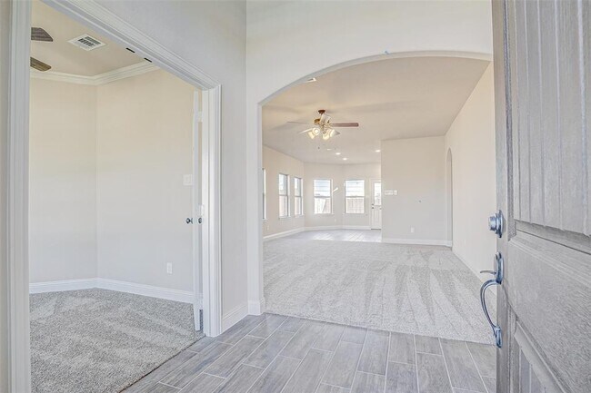 Foto del edificio - 7819 Cypress Dr