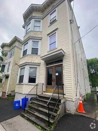 Building Photo - 254 Sheridan Ave