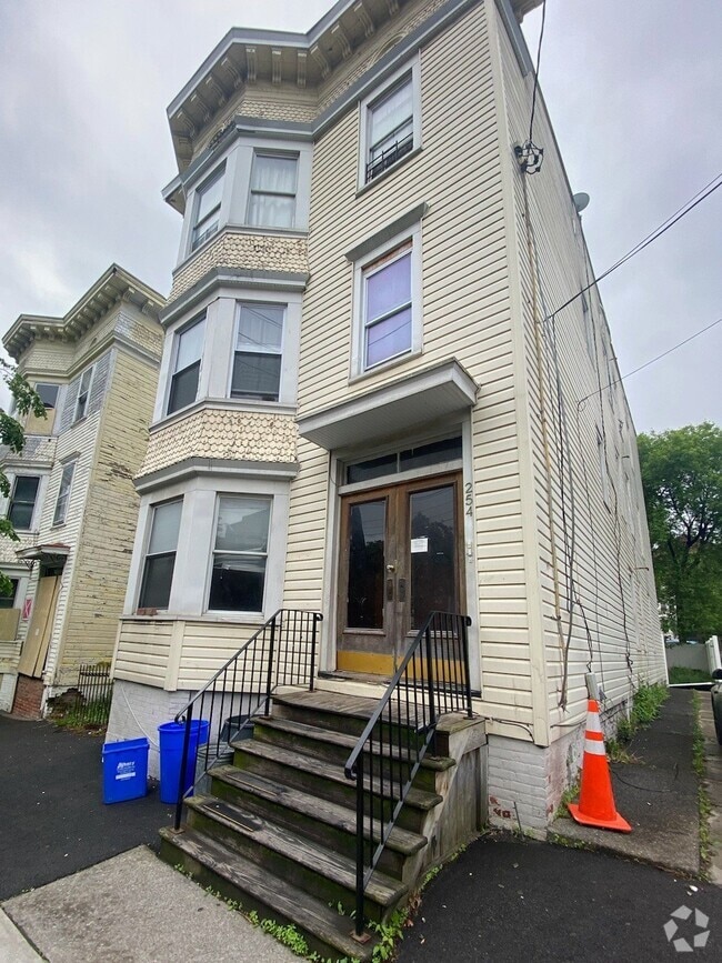 Building Photo - 254 Sheridan Ave