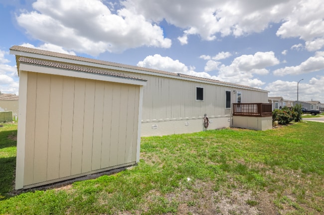 Building Photo - 7151 Woodlake Pkwy
