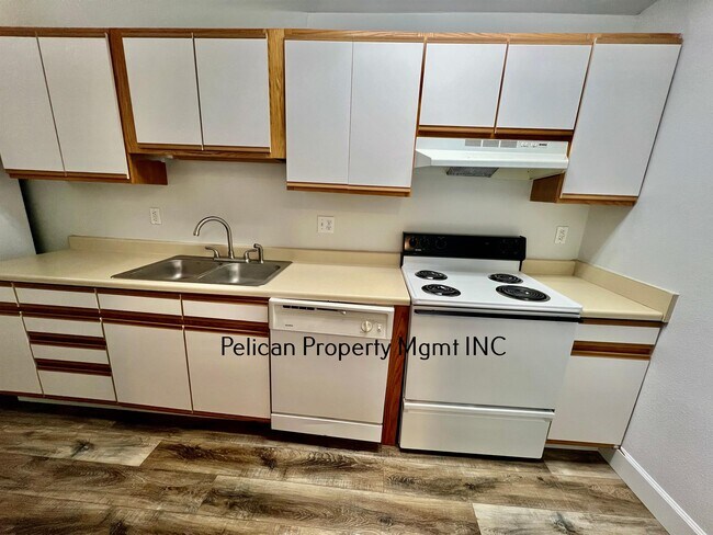 Building Photo - 225 Old Fort Rd