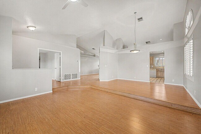 Foto del edificio - 5719 E St John Rd