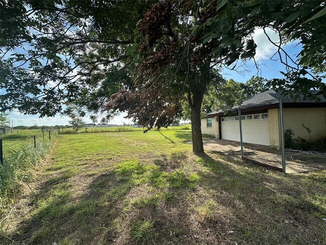 Foto del edificio - 3150 Co Rd 152
