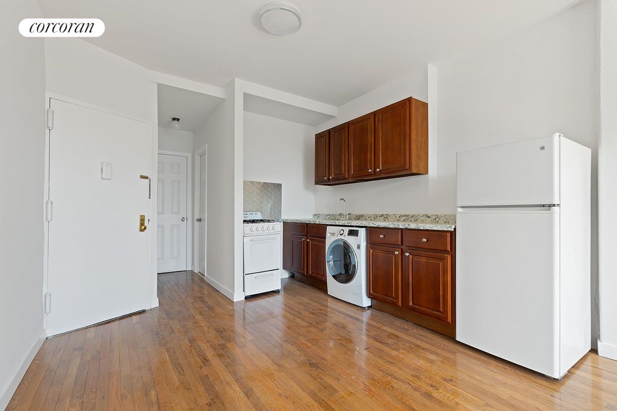 Foto principal - 323 Schermerhorn St