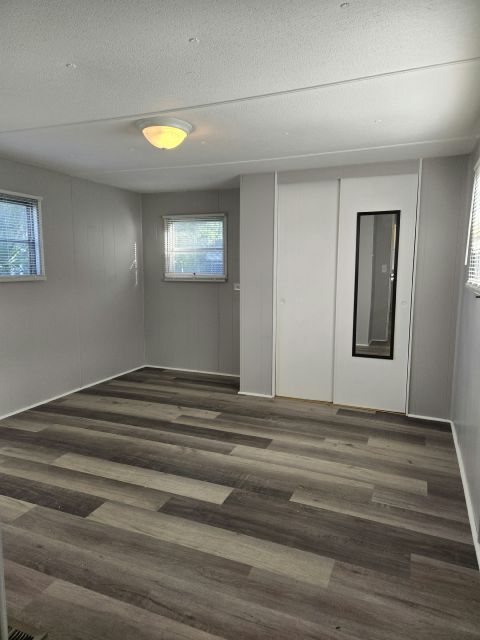 Building Photo - 203 48th Ave W