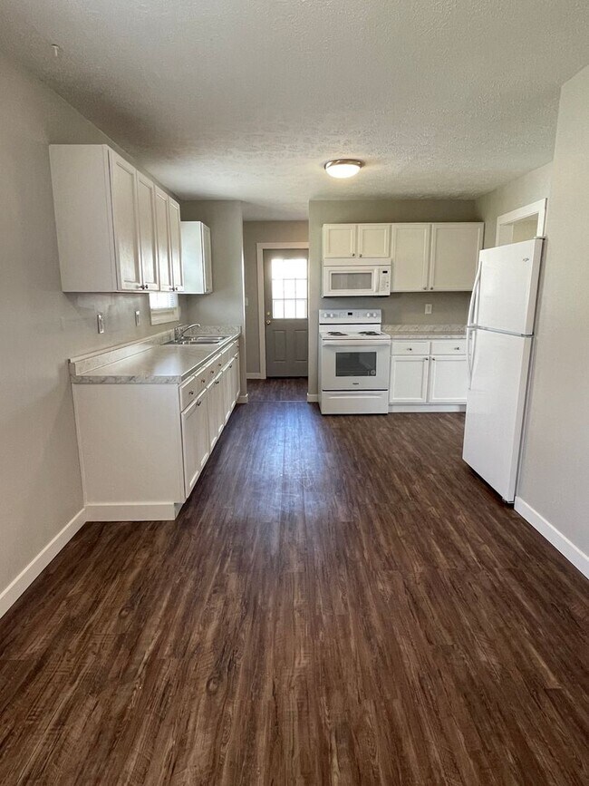 Foto del edificio - Completely Remodeled Kettering Home
