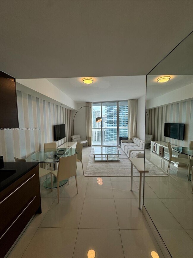 Foto del edificio - 465 Brickell Ave