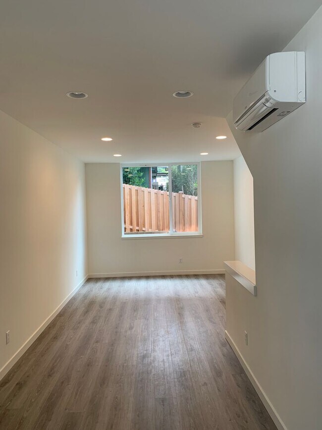 Foto del edificio - Luxury 2 beds/2 baths townhome in Wedgwood!
