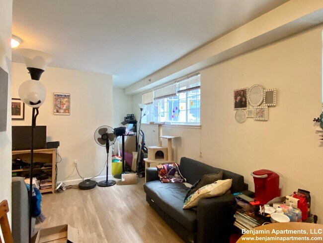 Building Photo - 19 Griggs Pl