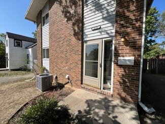 Building Photo - 2131 Kensington Dr