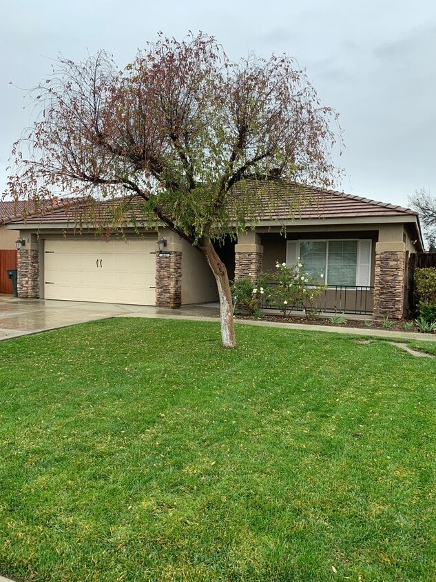 Primary Photo - 3 Bedroom 2 Bath Home