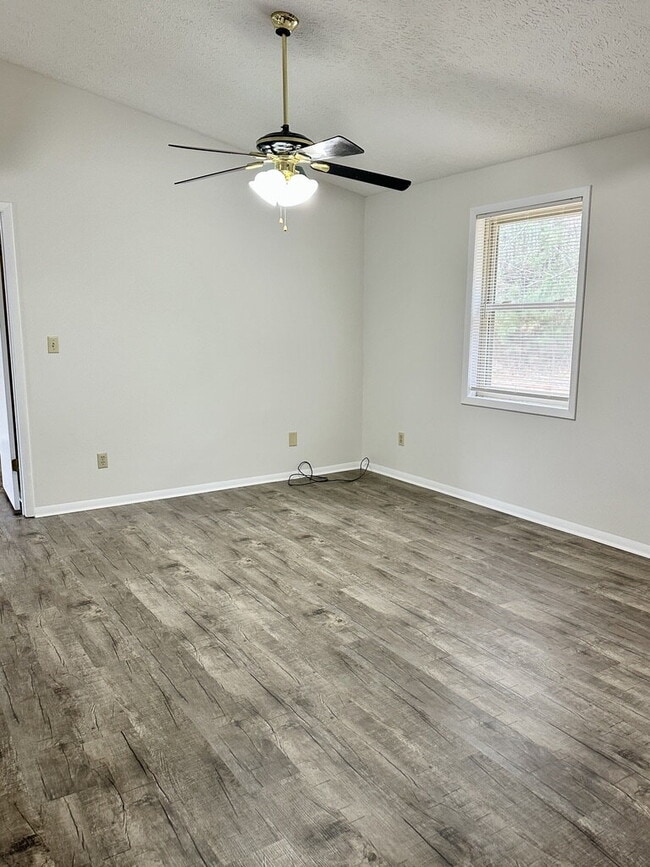 Building Photo - "Charming 3-Bed, 2-Bath Home in Cookeville – Your Perfect 1350 Sq Ft Retreat!"