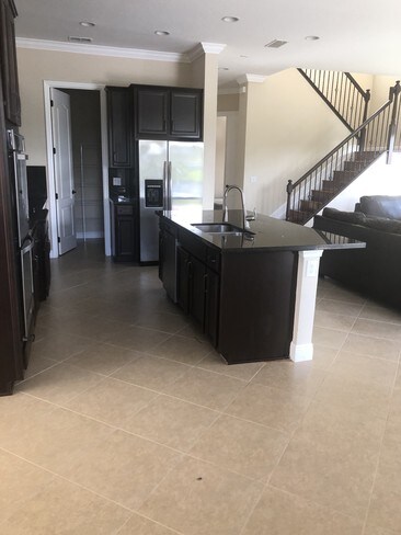 Building Photo - 4501 San Mellina Dr