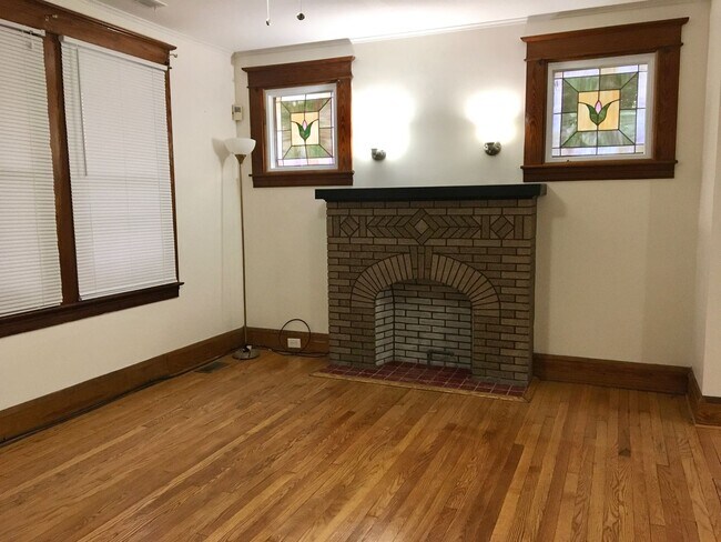 Building Photo - Fantastic 3-Bedroom Overlea Home with Open...