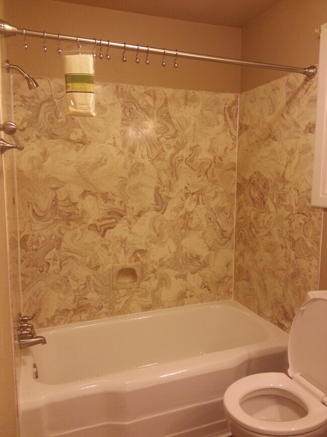 Fotografía del edificio - 2654 N Foothill Road