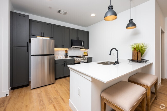 1BR, 1BA - 751SF - Kitchen - The James at Chatham Hills