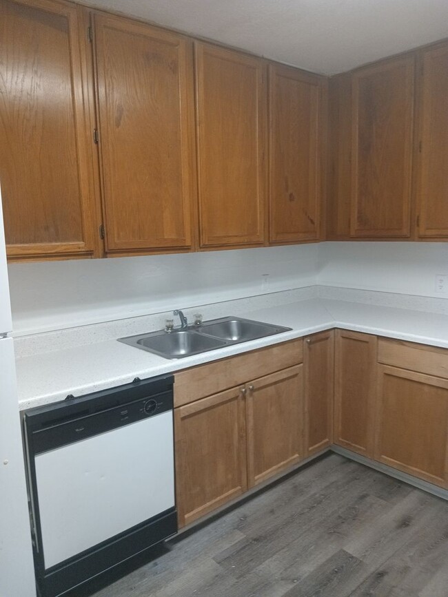 Building Photo - 2 BEDROOM 2 BATHROOM CONDO AVAILABLE FOR R...