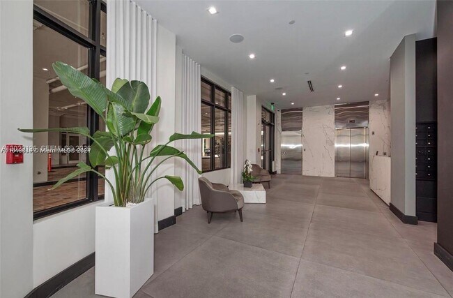 Foto del edificio - 4100 Salzedo St