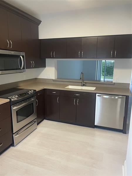 Foto del edificio - 9967 NW 56th Pl