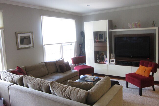 Living Room - 1113 Fairview Court