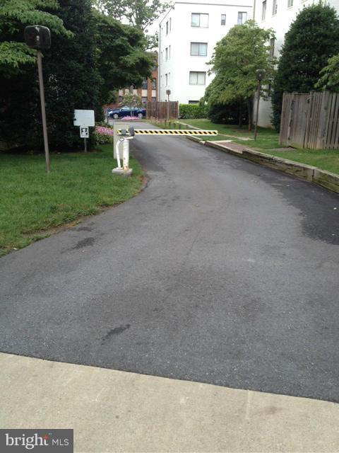 Foto del edificio - 3825 Davis Pl NW