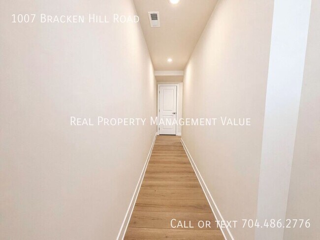 Foto del edificio - 1007 Bracken Hill Rd