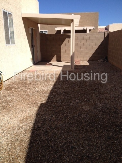 Building Photo - 2300 E Magma Rd