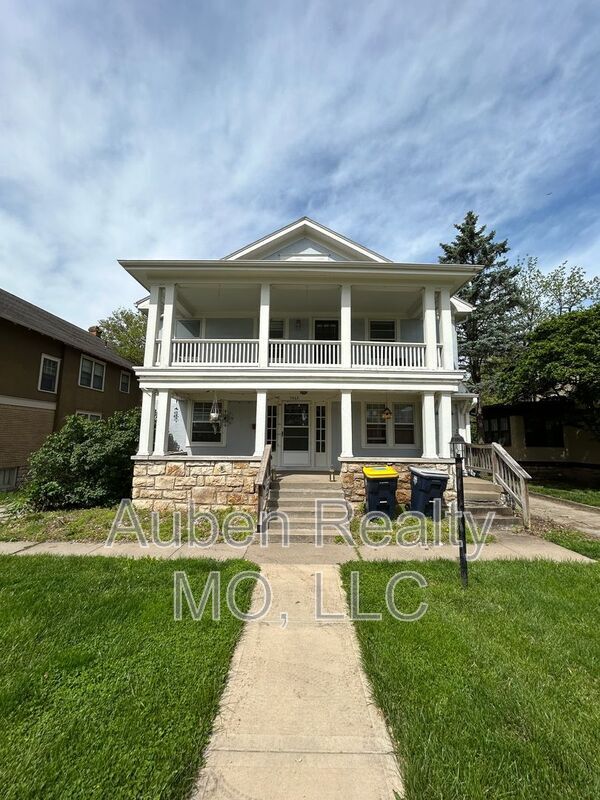 Primary Photo - 5432 Harrison St