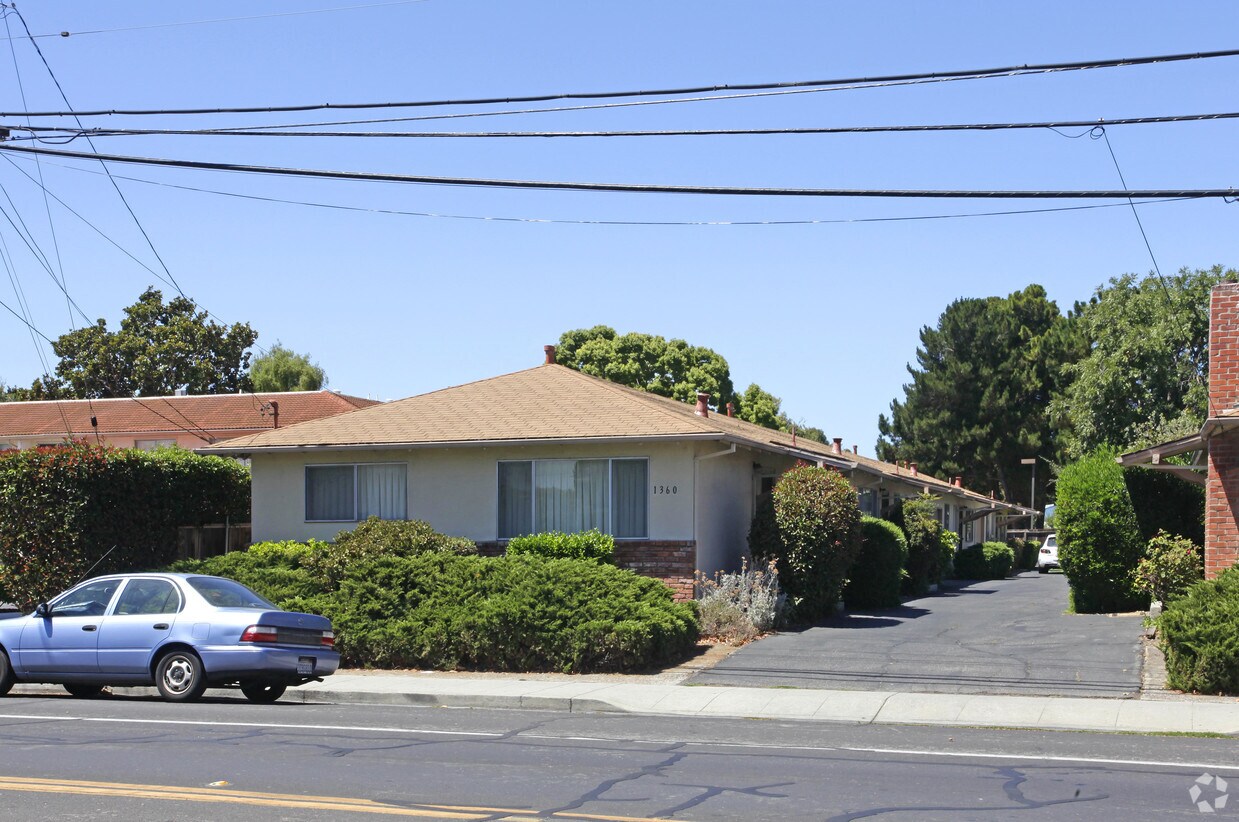 Primary Photo - 1360 Pomeroy Ave