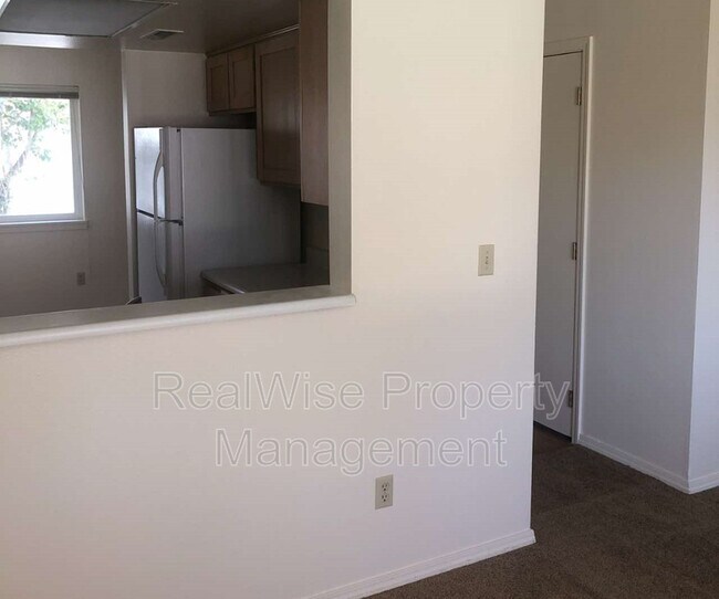 Building Photo - 2532 Siskiyou Blvd