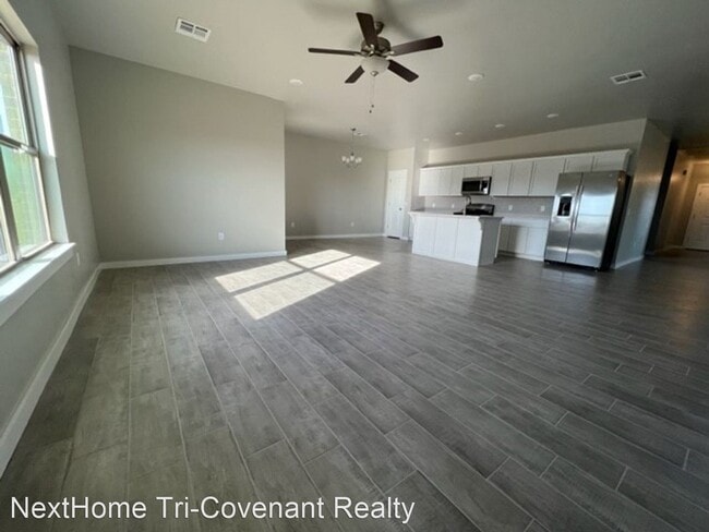 Building Photo - 4 br, 2 bath House - 1517 SW Heatherbrook Way