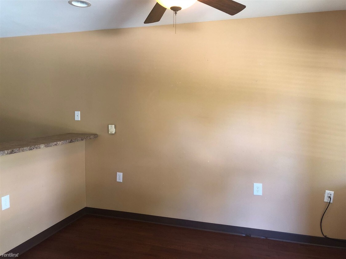 Building Photo - 2 br, 1 bath  - 305 Indian Springs Dr