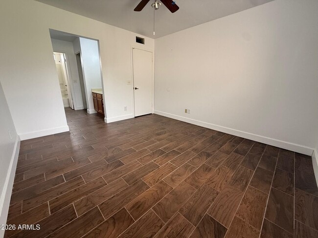 Building Photo - 10610 S 48th St