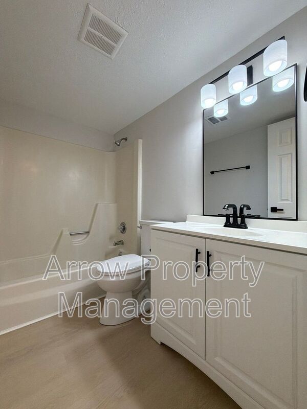 Building Photo - 3619 N 60th St
