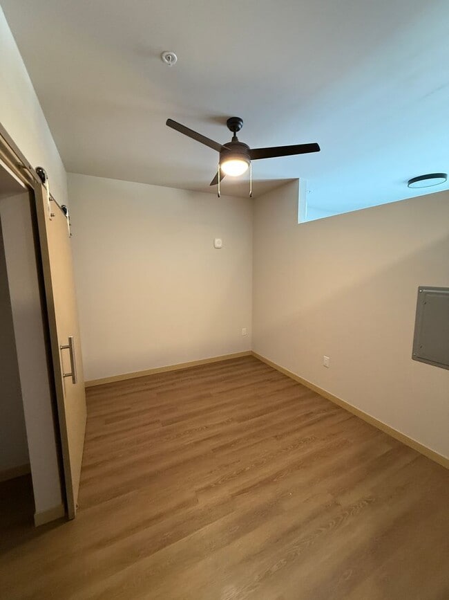 Interior Photo - Mira