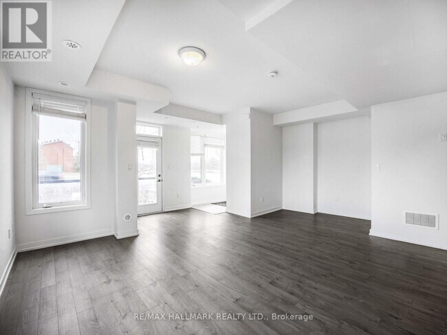 Photo du bâtiment - 1555 Kingston Rd