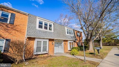 22 Deborah Ln