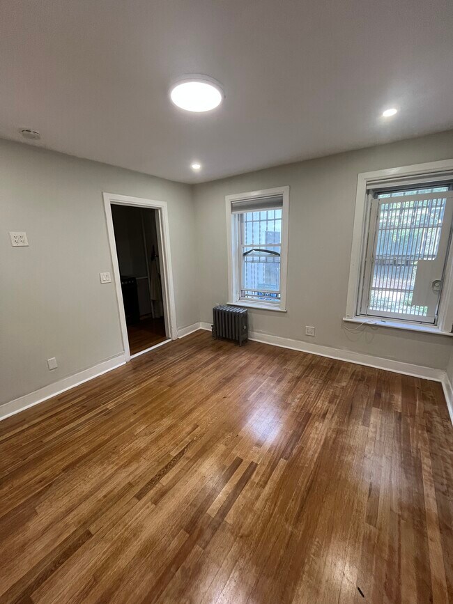 Espacio vital - 1061 Clay Ave