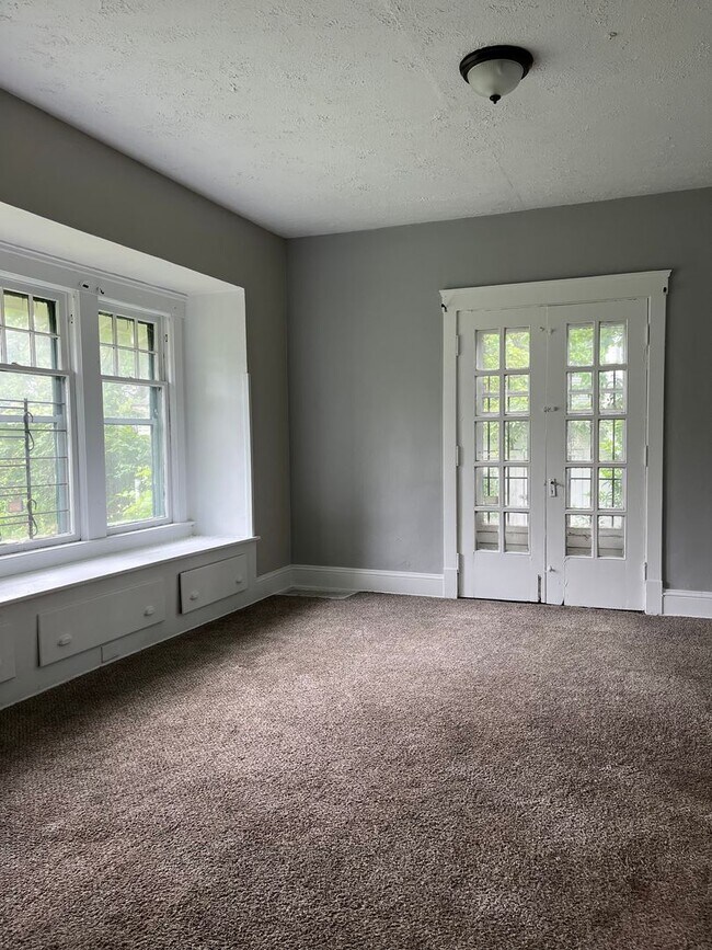 Foto del edificio - Section 8 Welcomed! Charming 3-bedroom hom...