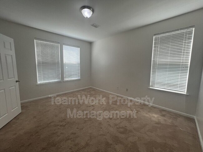 Building Photo - 162 Basket Grass Ln