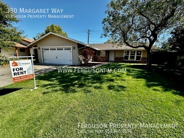 Primary Photo - Three Bedroom Home in a Classic Roseville ...