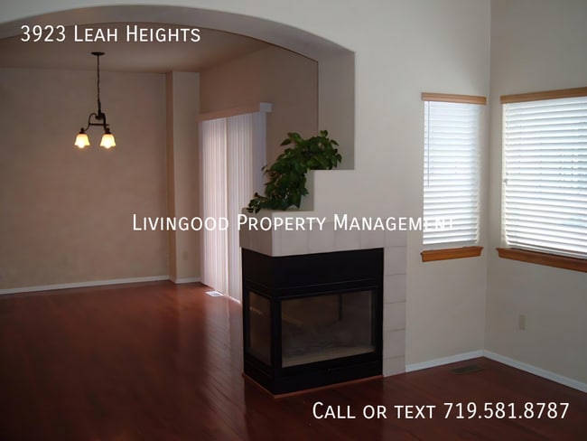 Foto del edificio - 3923 Leah Heights