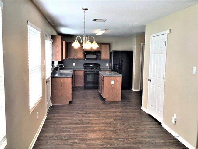 Building Photo - 16904 Tableland Trail