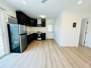 Building Photo - ven108