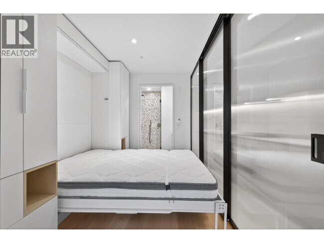 Photo du bâtiment - 2471 St George St